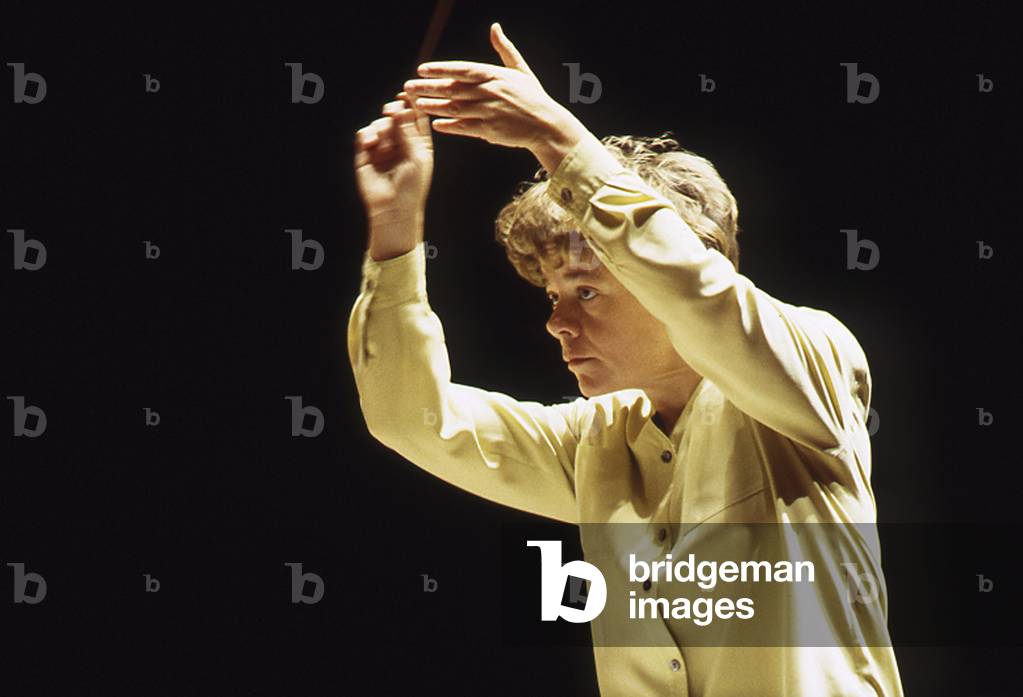 Marin Alsop - portrait of the American conductor rehearsing with the Orchestra of Paris, October 1998.
