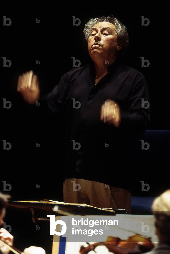 Serge Baudo conducting in June 2002.   French conductor, b. 16 July 1927.