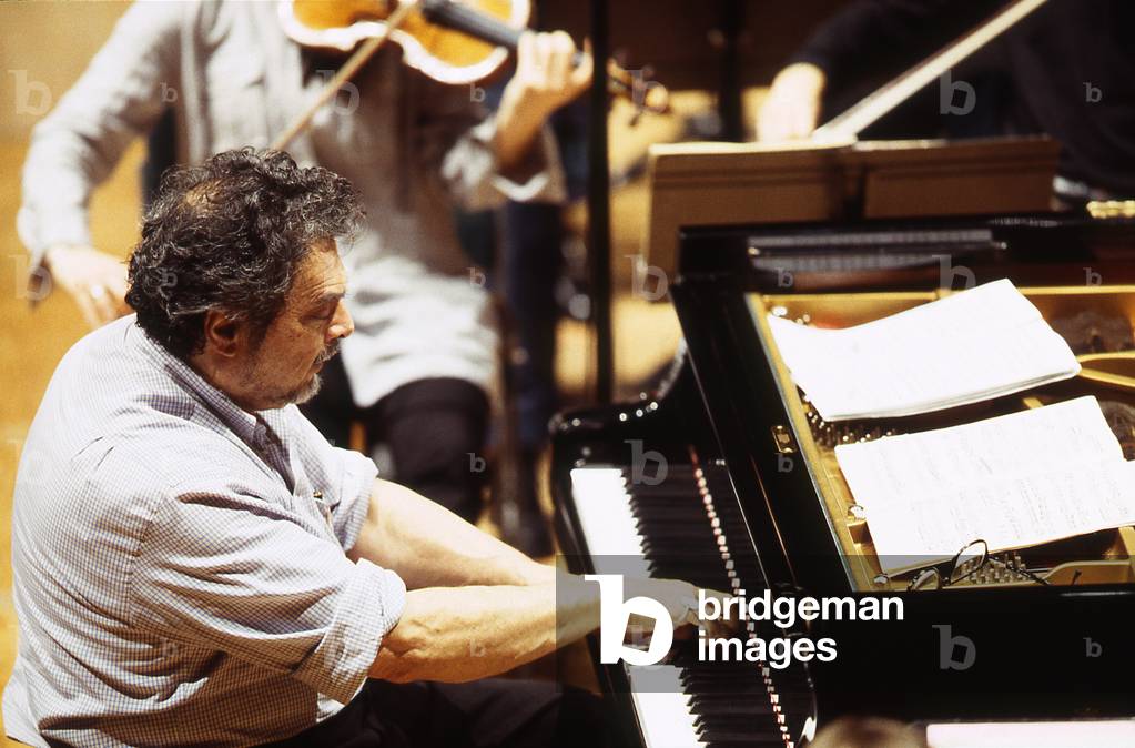 Léon Fleisher - playing the piano, 2000.