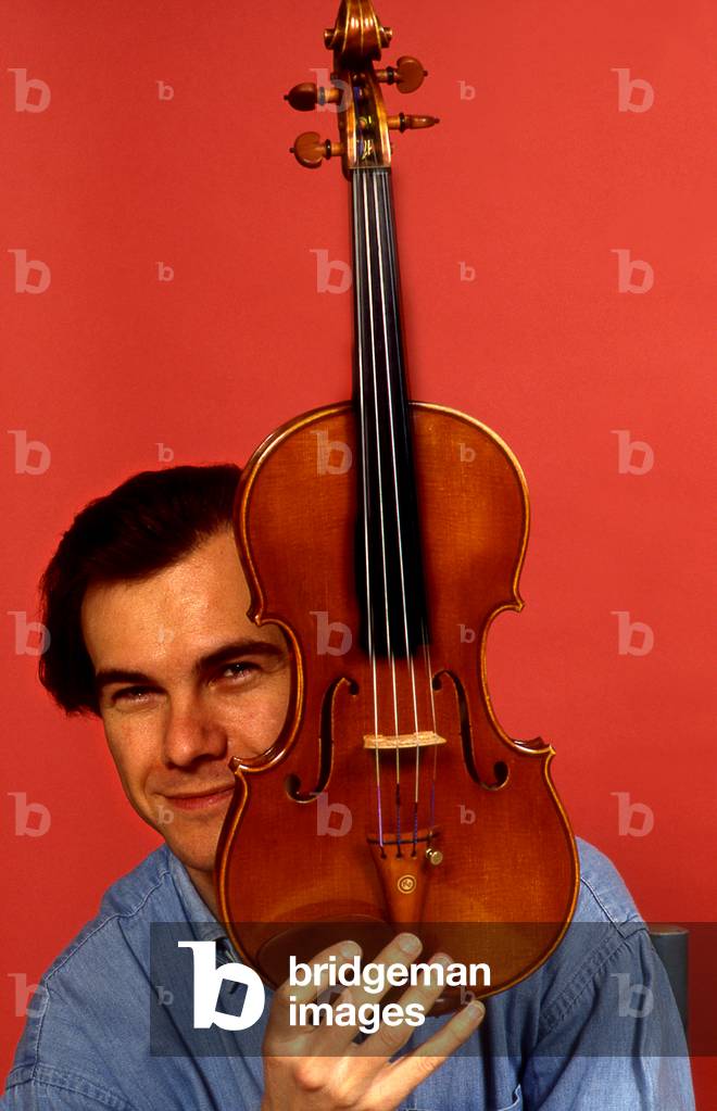 Raphael Oleg portrait of the french violonist born in 1959 Paris1998
