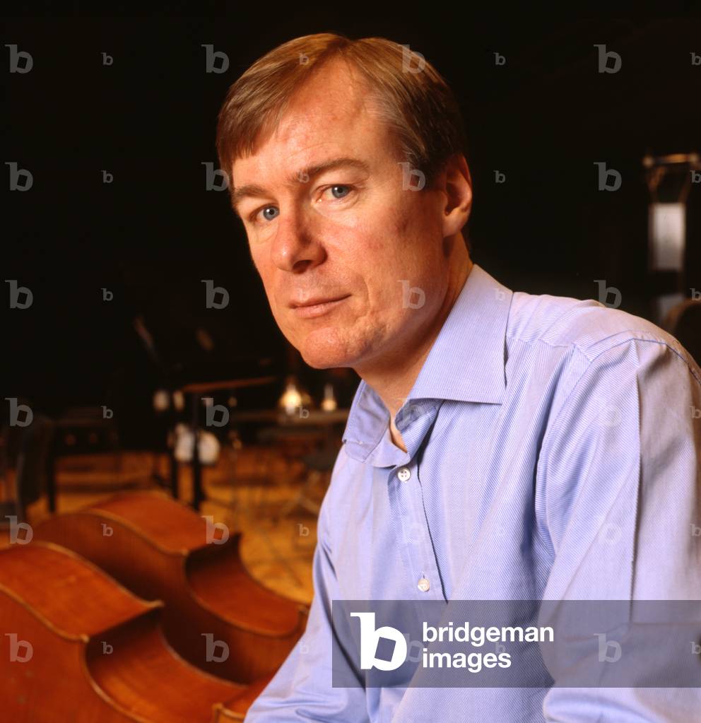 David Robertson - portrait of the American conductor at the Cite de la Musique, Paris, 2004