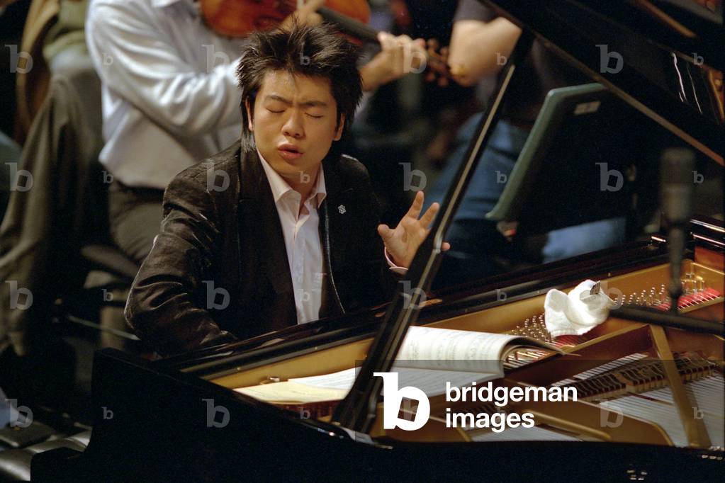 Lang Lang performing with the Orchestre de Paris in September 2005. Chinese pianist, b. 1982