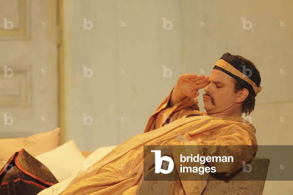 Cosi fan tutte Opera by WA Mozart - Paris - Théatre des Champs Elysées - 05 2012- Dir - Jérémy Rhorer Markus Werba as Guglielmo