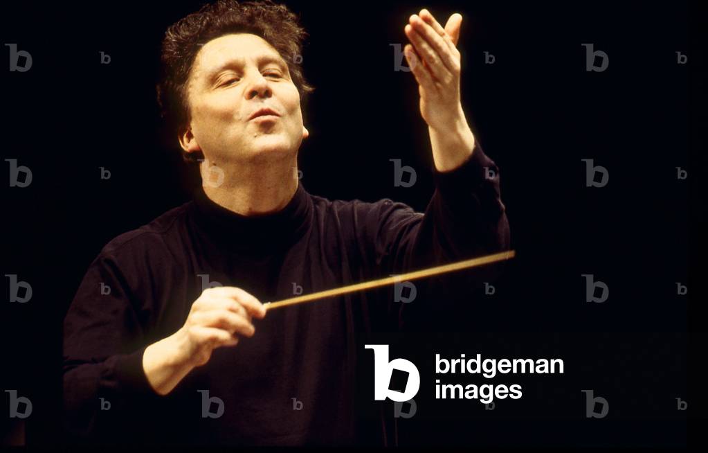 Vassili Sinaisky - conducting the Orchestre de Paris, March 1996. Russian conductor.