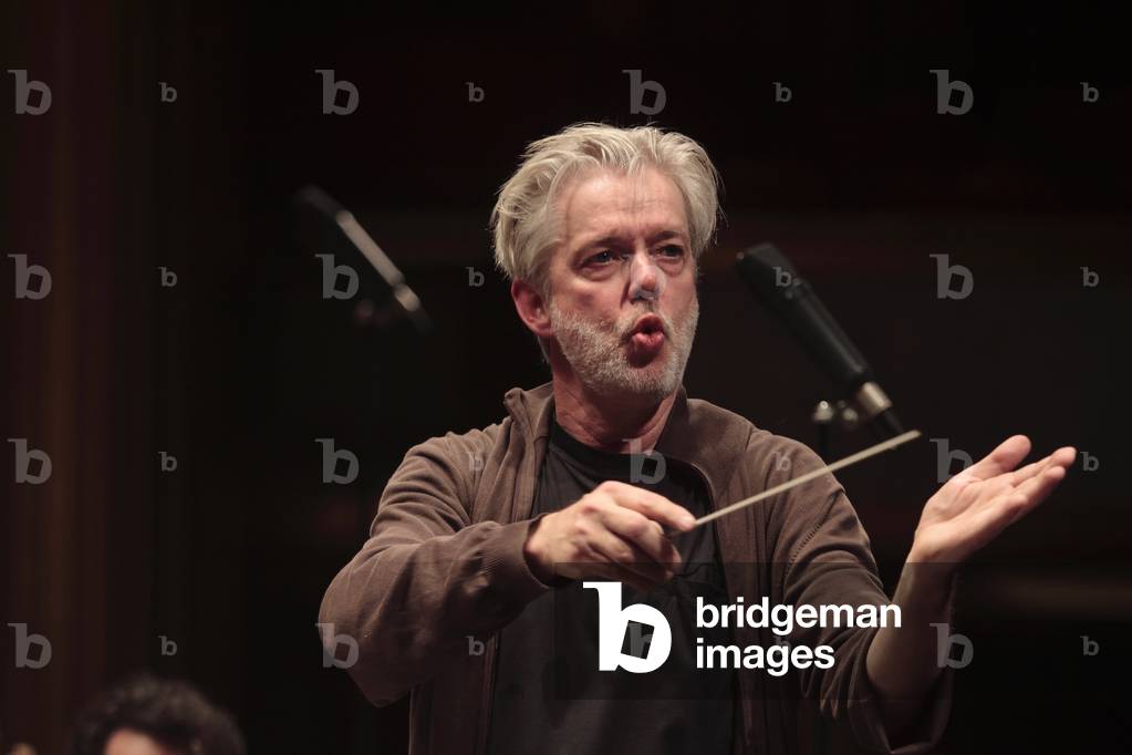 Jukka-Pekka Saraste at the Théâtre des Champs Elysées, Paris, 2016 (photo)
