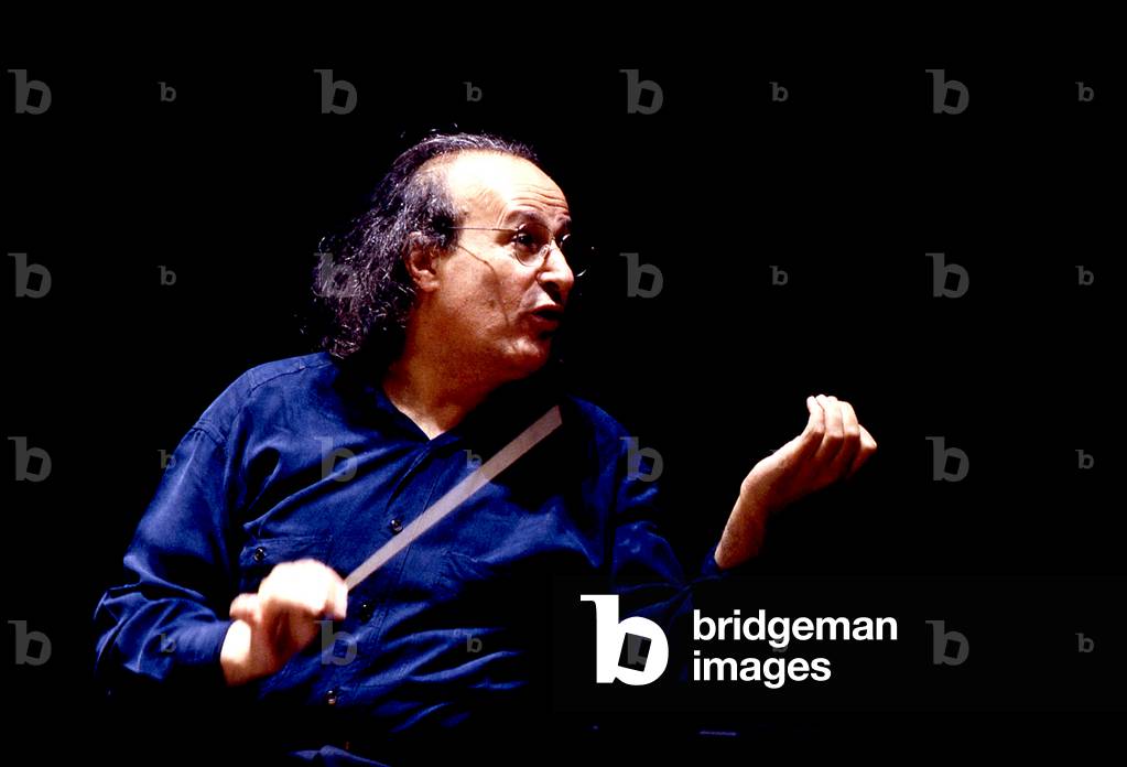 Eliahu Inbal conducting in Paris, 1991.  Israeli conductor b. 16 February 1936.