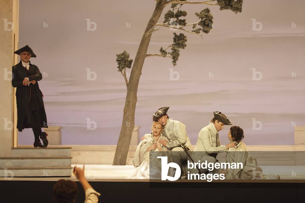 Cosi fan tutte at the Theatre des Champs Elysées, Paris, 2012 (photo)