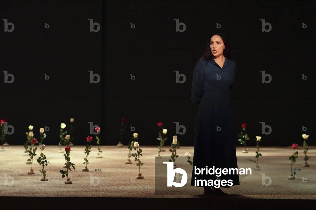 La Vestale at Le Theatre des Champs Elysées, Paris, 2013 (photo)