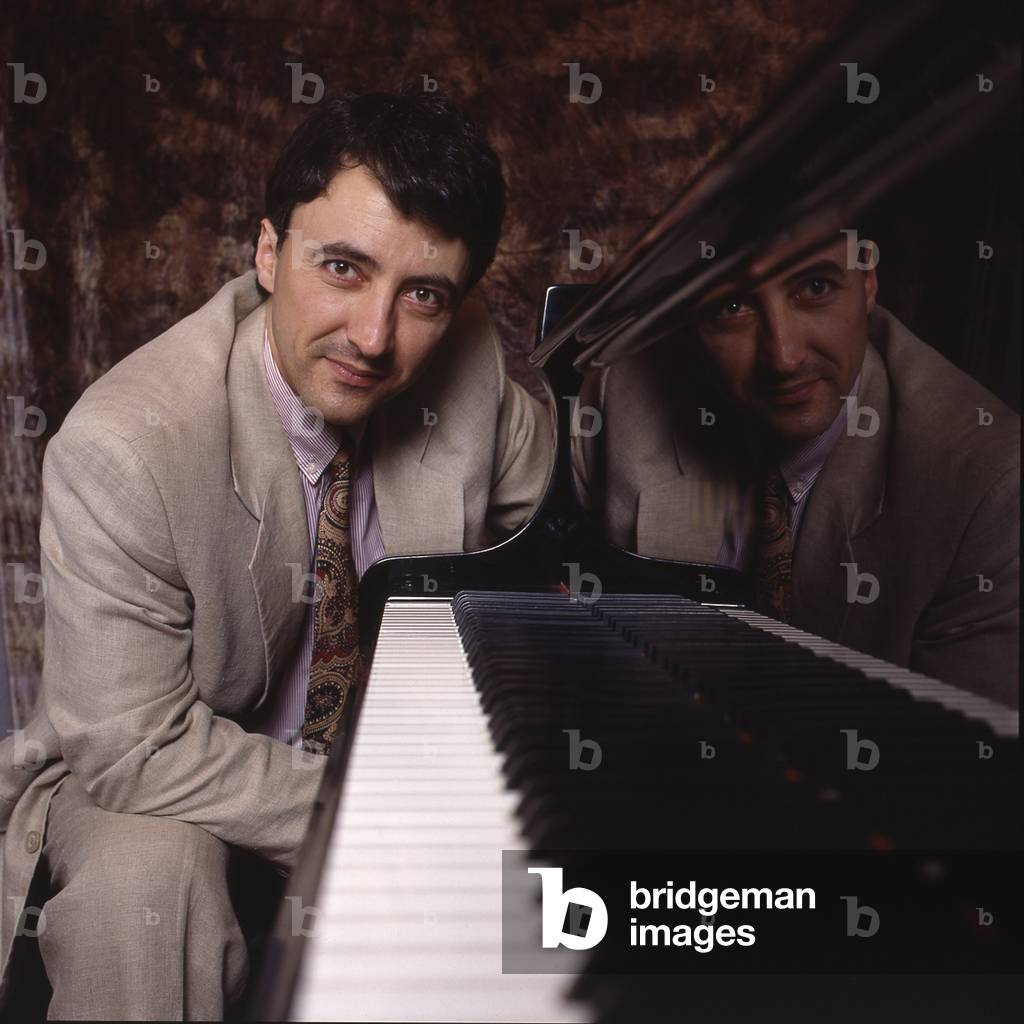 Jean-Efflam Bavouzet - portrait of the French pianist, May 1998.