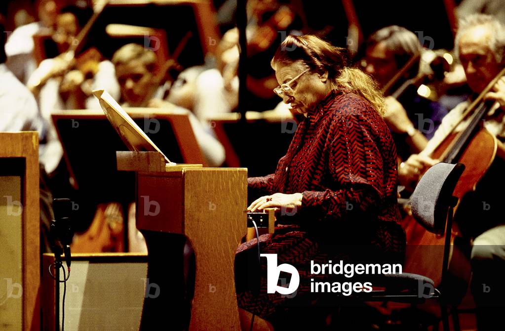 Jeanne Loriod at the Salle Pleyel, Paris, 2000 (photo)