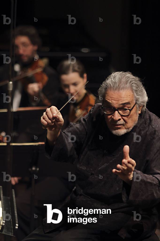 american conductor and pianist born in 1928 - Paris - Opéra Comique le 11 02 2012 conducting l'Orchestre Philaharmonique de Radio France