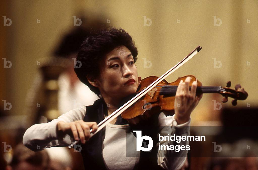 Korean violonist Chung Kyung-Wha (photo, 1995)