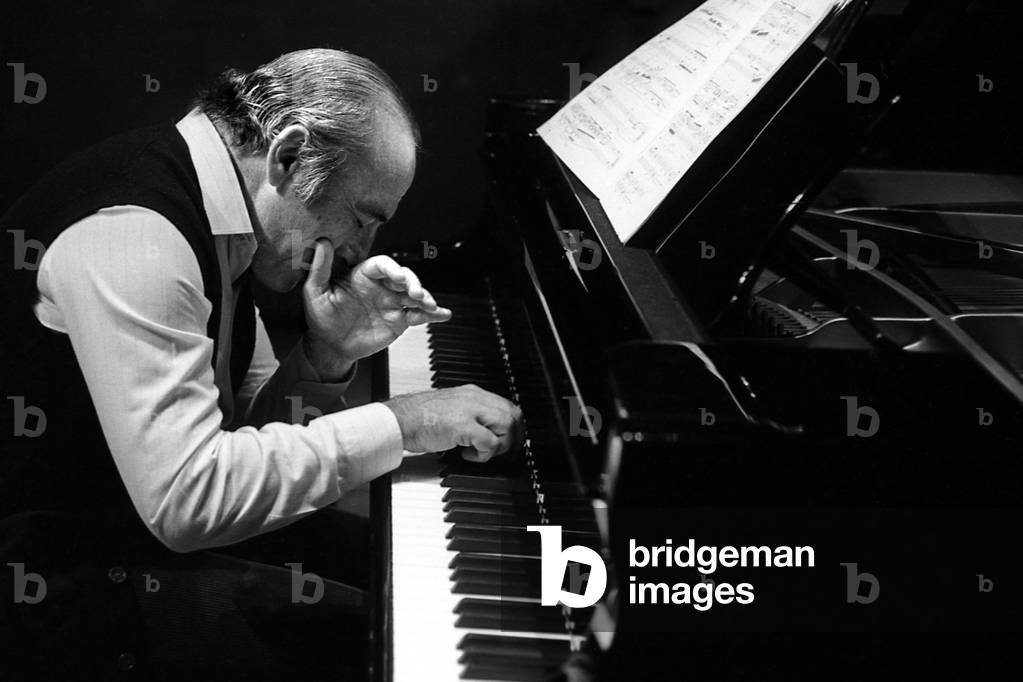 Miguel Angel Estrella, 1985 (b/w photo)