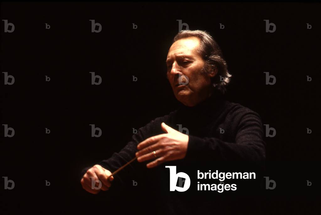 Carlo Maria Giulini conducting in Paris, France, 1989. CMG: Italian conductor b May 9, 1914 - June 14, 2005.