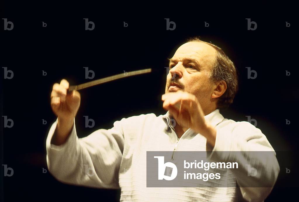 Bruno Weil performing, Paris, October 2000.  German conductor, born 1949.
