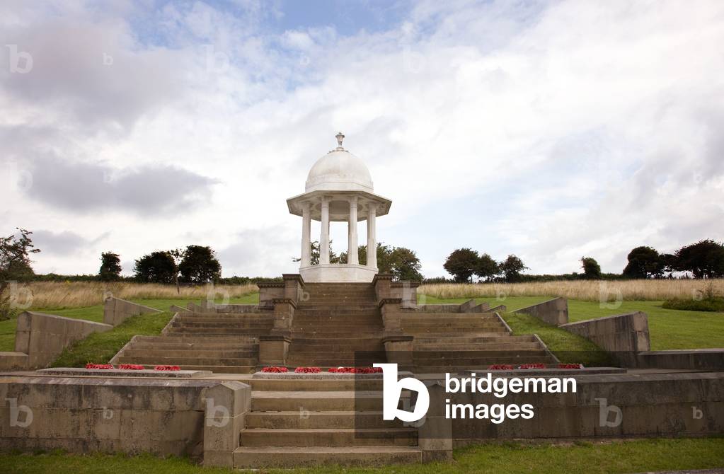 Chattri Memorial, 2008 (b/w photo)