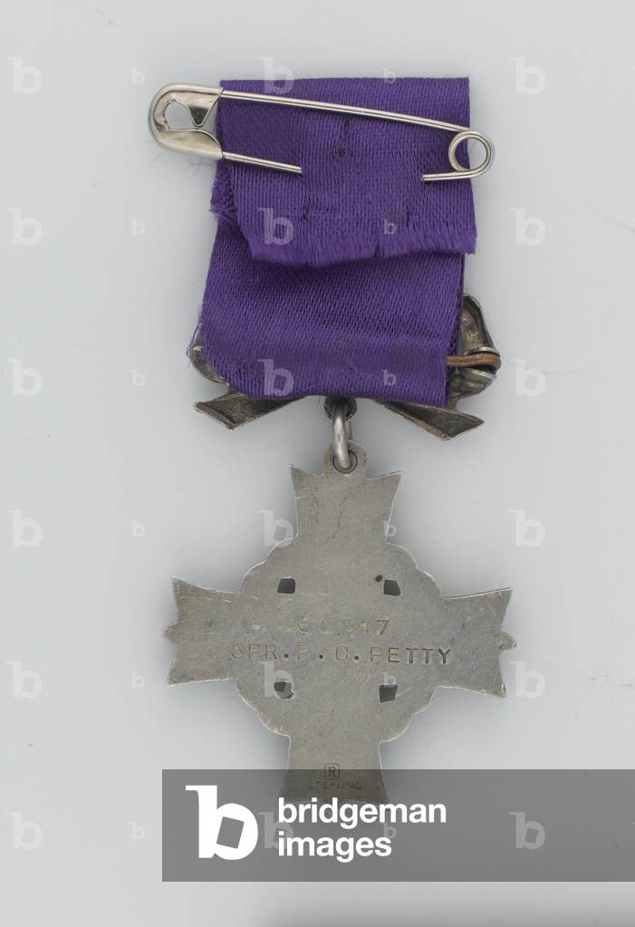 New Zealand Memorial Cross, Sapper P C Petty, New Zealand Engineers, 1939 (metal)