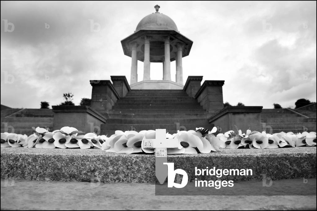 Chattri Memorial, 2008 (b/w photo)