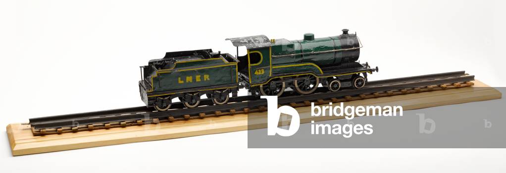 Model London and North Eastern Railway (LNER) railway engine, c.1941 . (railway locomotive, model)