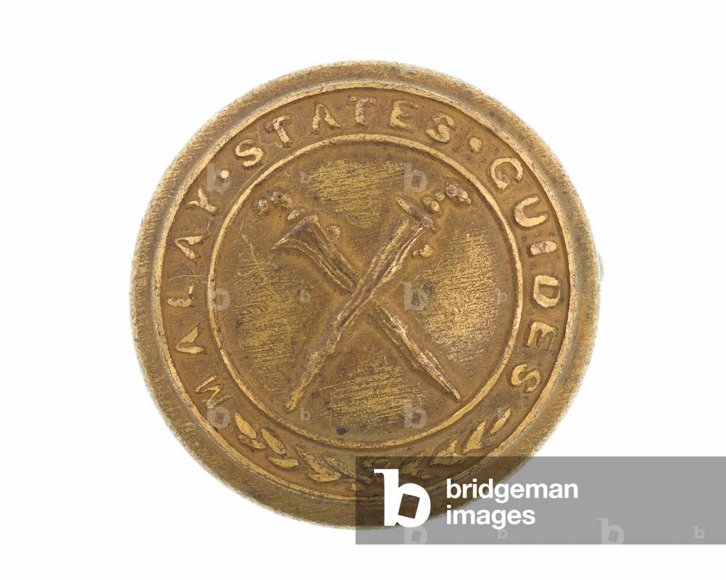 Shoulder button, Malay State Guides, 1896-1919 (brass)