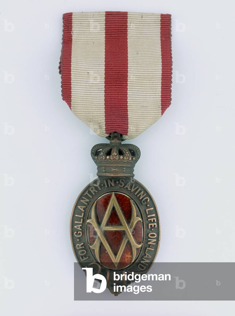 Albert Medal, 2nd Class, Lieutenant Edward Arthur Simmons, 1918 (metal)