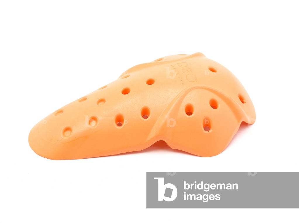 D30 putty knee pad, 2012 circa (putty)