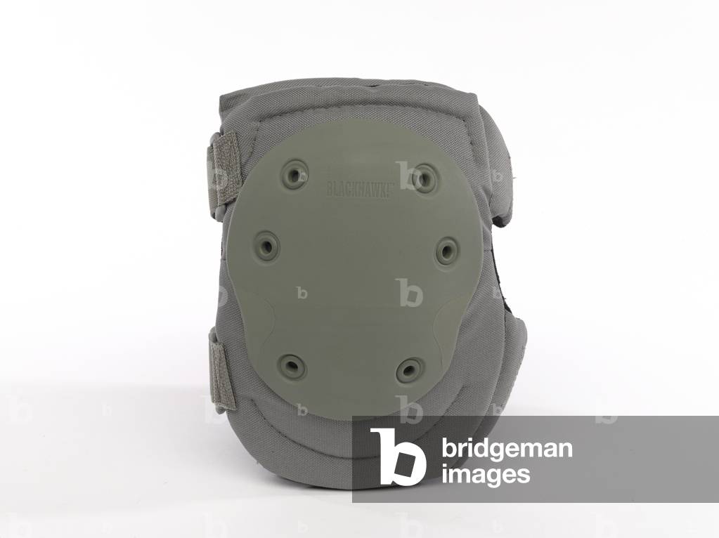 Pair of green combat knee pads, 2010 (nylon and velcro)
