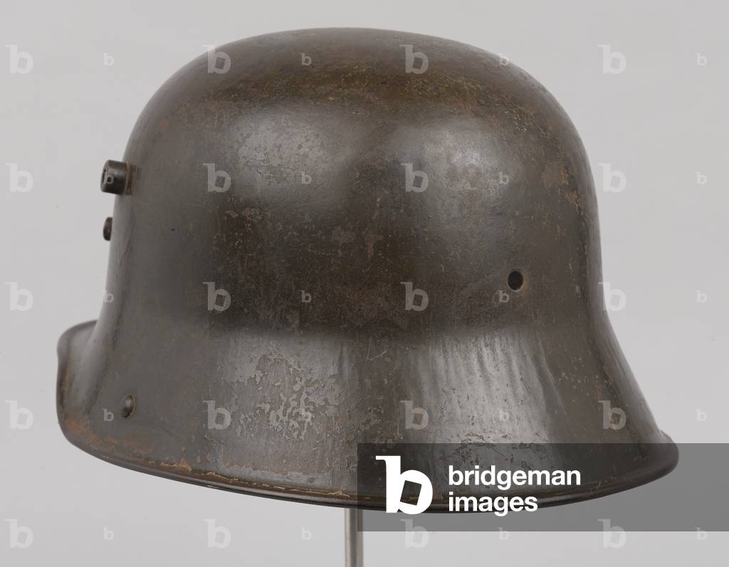 German steel helmet or Stahlhelm, c.1916 (helmet)
