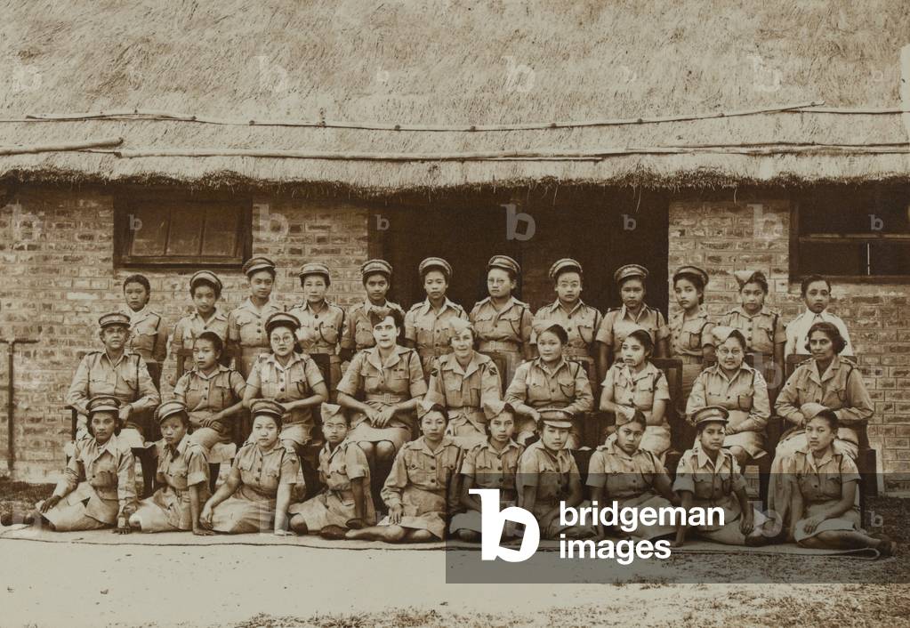 Members of the Womens Auxiliary Corps (India) in service dress (b/w photo)