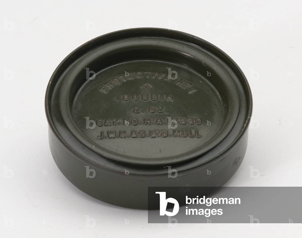 Tin of dubbin, 1947 circa (wax)