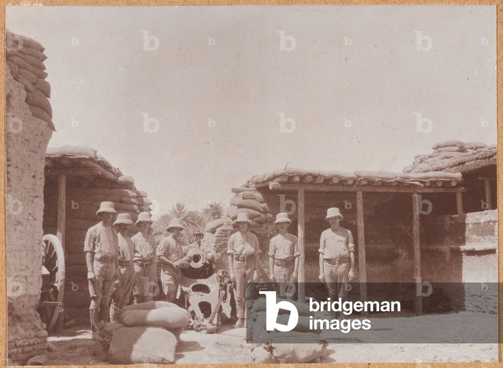 Members of 1/5th Hampshire Howitzer Battery near Basra, 1915 (b/w photo)