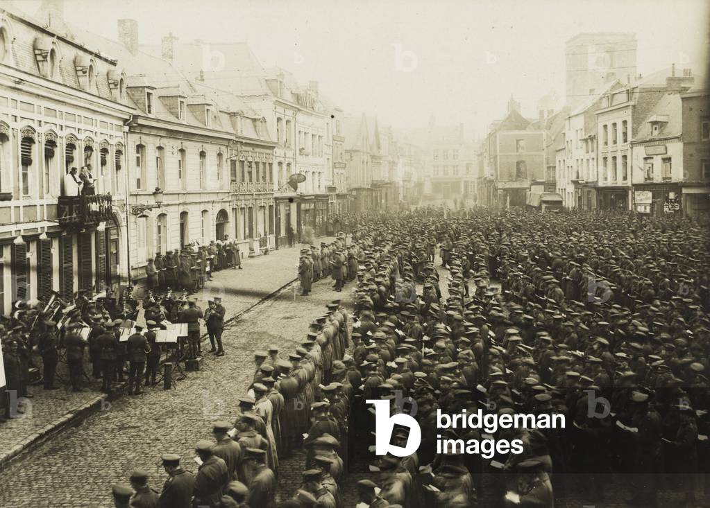 Photograph of Thanksgiving service, Armistice Day, Le Quesnoy, 1918 (b/w photo)