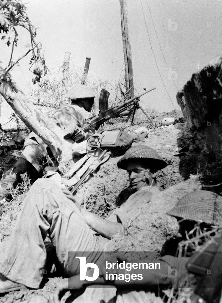 British infantry in action to the north of Primosole Bridge, Sicily, July 1943 (b/w photo)