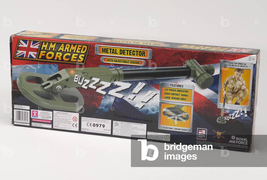 H.M. Armed Forces metal detector toy, 2009.