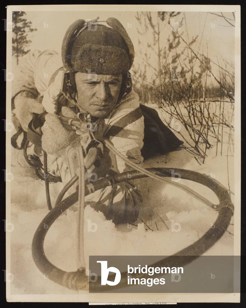 A Soviet sapper locating mines, 1944 circa (b/w photo)