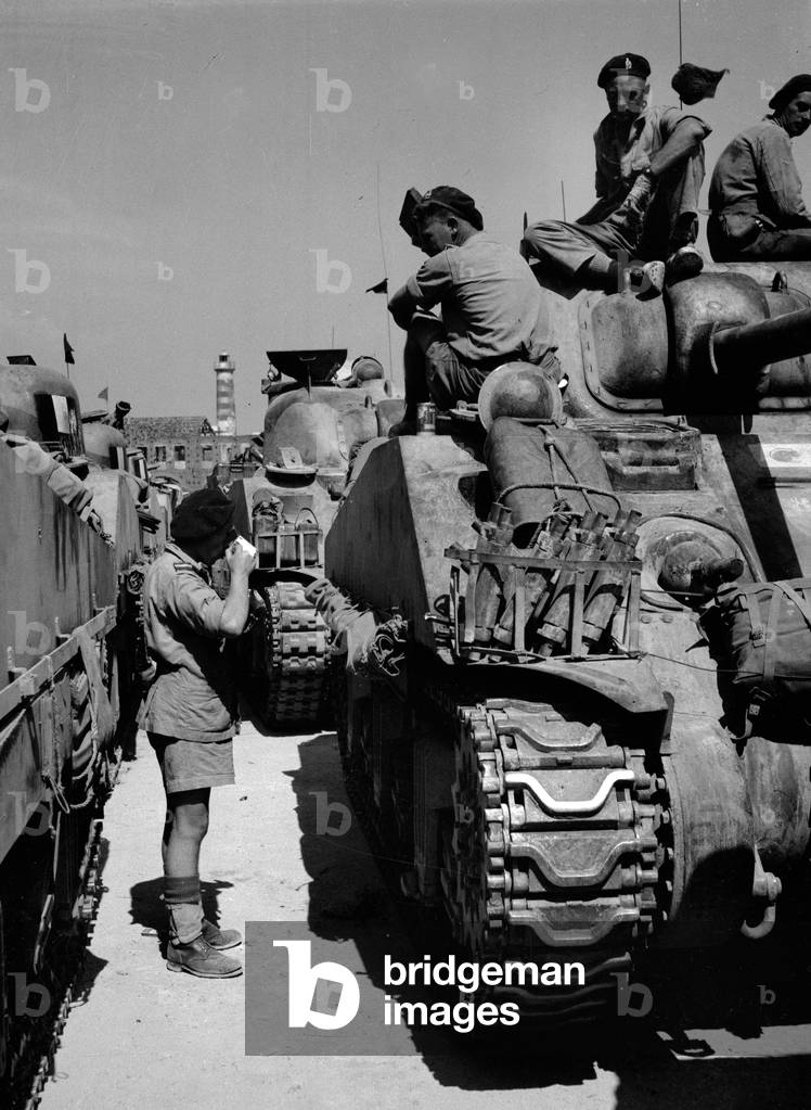 Sherman tanks of 3rd County of London Yeomanry at Catania harbour, 1943 (b/w photo)