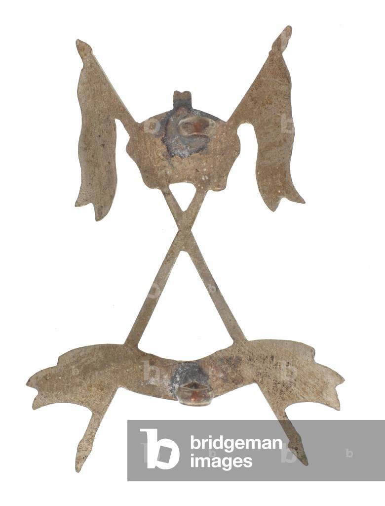Cap badge, 4th Duke of Cambridges Own Hodsons Horse, 1922-1947 (metal)