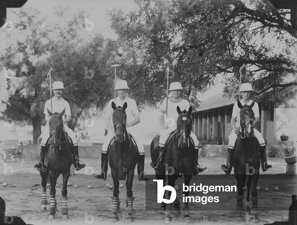 Polo team, 1937 circa (b/w photo)