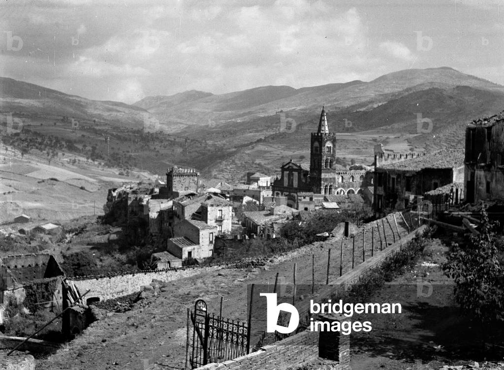 Sicilian hillside town, 1943 (b/w photo)