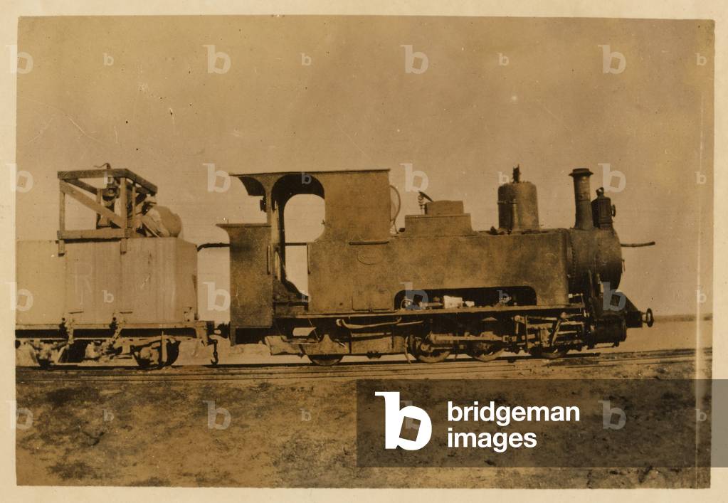 An engine on the desert railway in Libya, 1916 (b/w photo)
