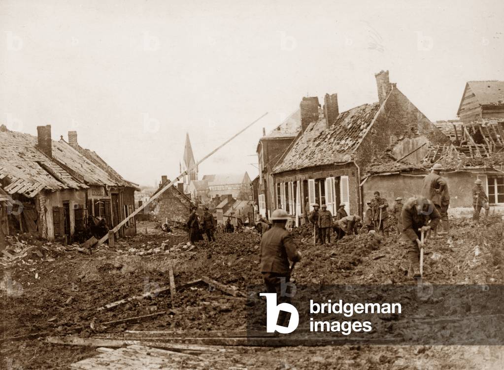 Wanton destruction at Nesle, March 1917 (b/w photo)