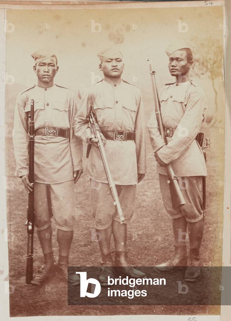 Three soldiers of the 4th Gurkha (Rifle) Regiment, 1880 circa (b/w photo)