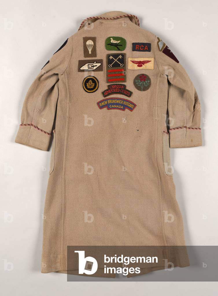 Childs dressing gown with formation badges sewn on it, c.1940 (dressing gown)