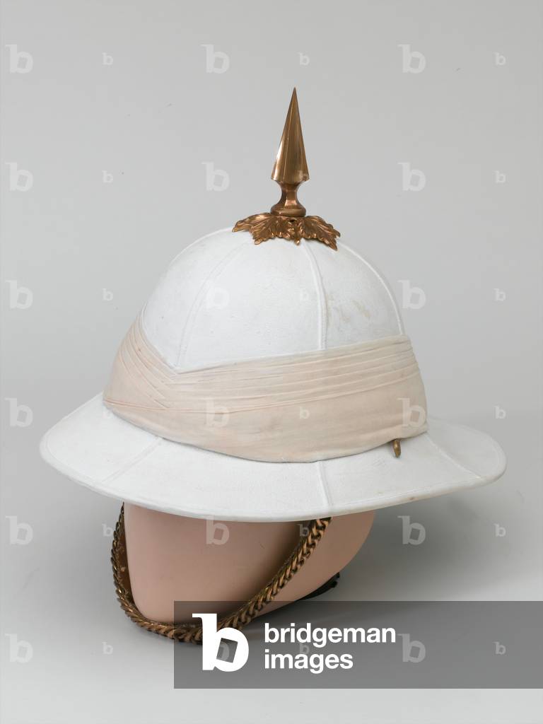 White Wolseley helmet worn by an officer of the 18th Bengal Lancers, circa 1910 (cloth over cork or pith)