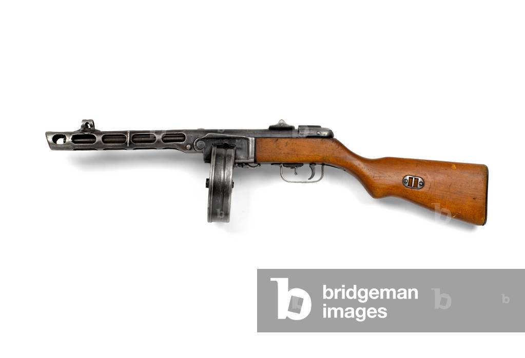 PPSh-41 7.62 mm sub machine gun, c.1942 (sub machine gun, 7.62 mm PPSh-41)