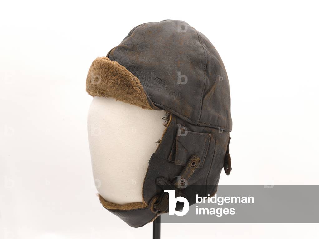 Officers flying helmet worn by Lieutenant T O Clogstoun,  Royal Flying Corps, 1917 circa (leather)