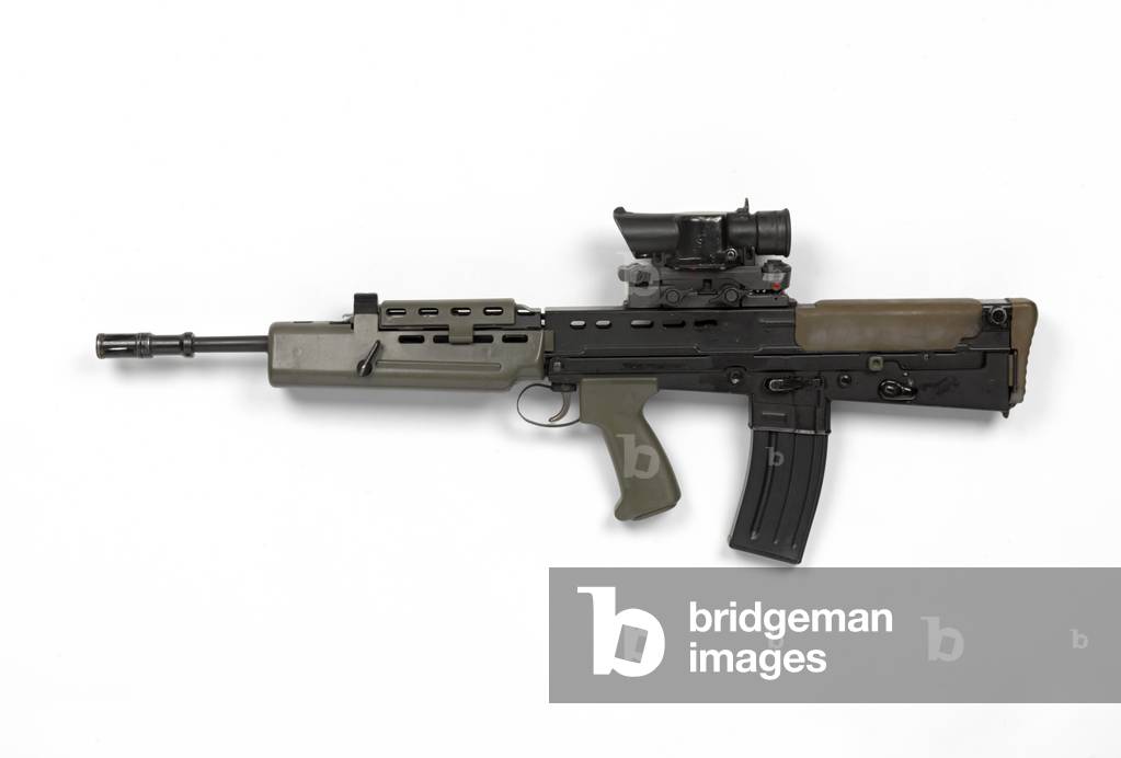 L85A1 SA80 5.56 mm rifle with Trilux sight, c.1990 (rifle, self-loading, 5.56 mm L85A1)