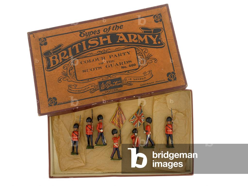 Box set of model soldiers: Colour Party of the Scots Guards, 1933-40 (wood)