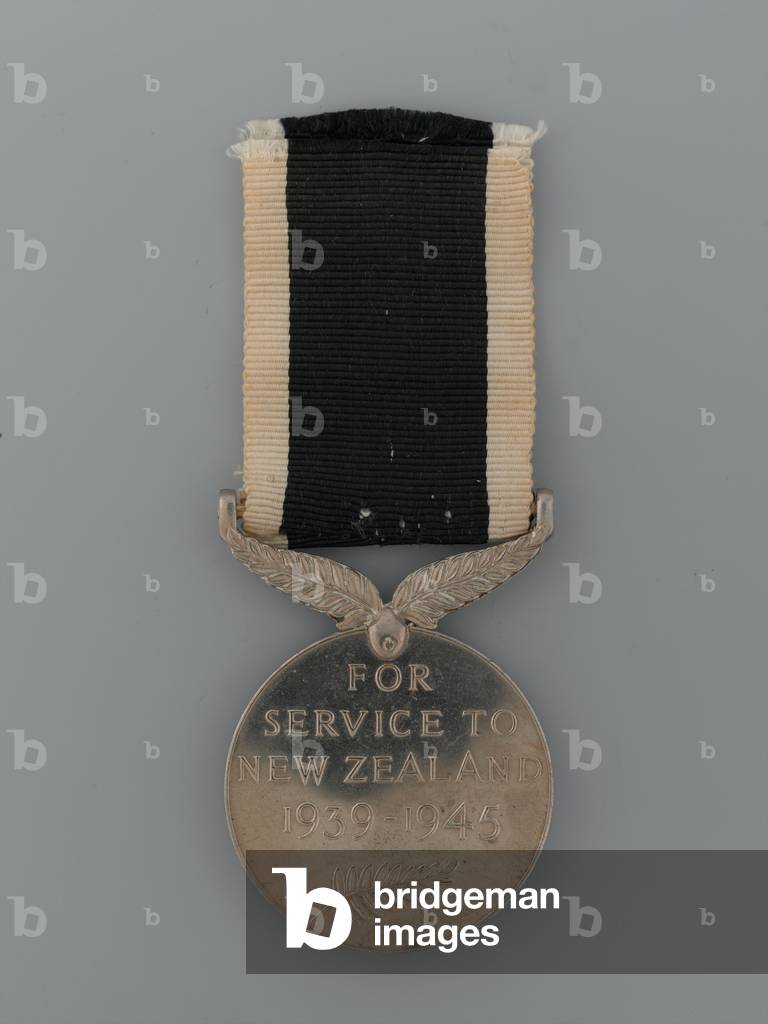 New Zealand War Service Medal, 1939-1945, awarded to Signalman R M Culleton, New Zealand Divisional Signals (metal)
