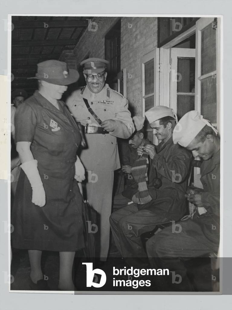 Visit of Lady Wavell to the Military Hospital at Rawalpindi, October 1945 (b/w photo)